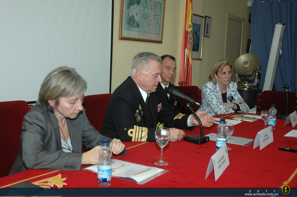 El Almirante General Manuel Rebollo en la clausura de la jornada de comunicaciones estratégicas